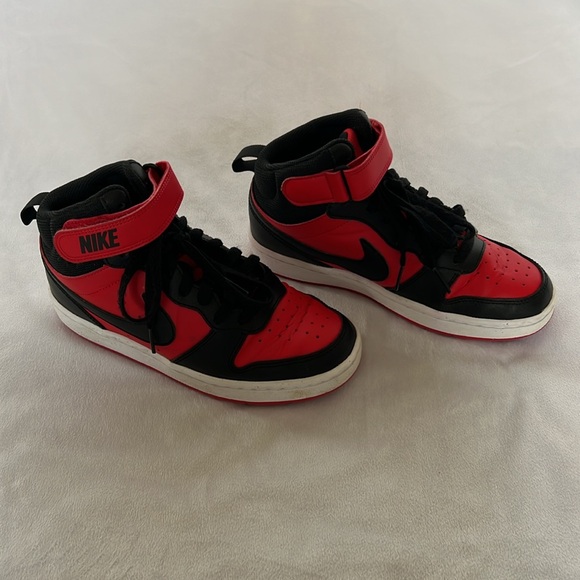 Nike Kids black and red court borough high top sneakers - Picture 2 of 7